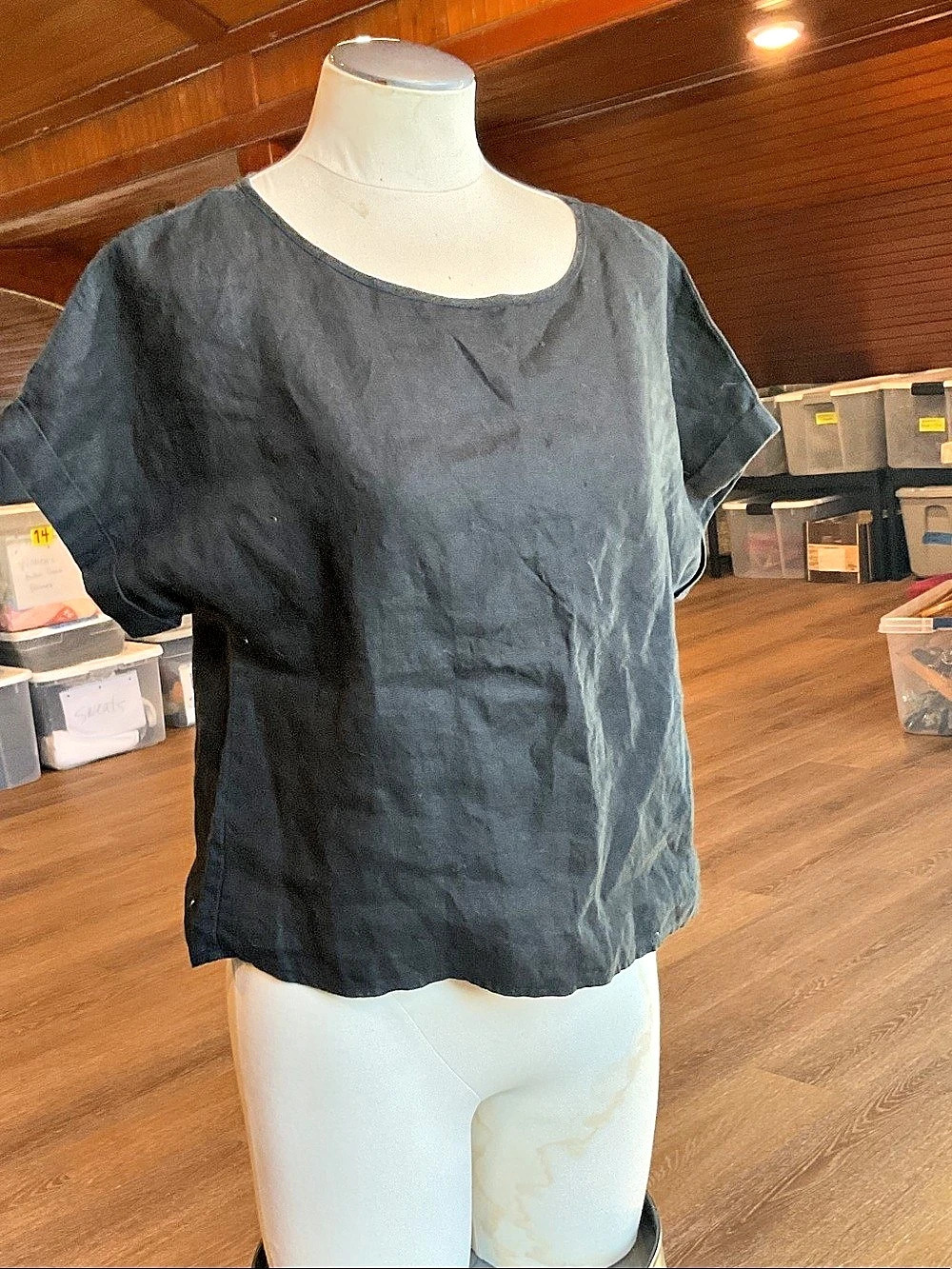Rachel Zoe Linen Button-Back Top Linen Top in Black Medium